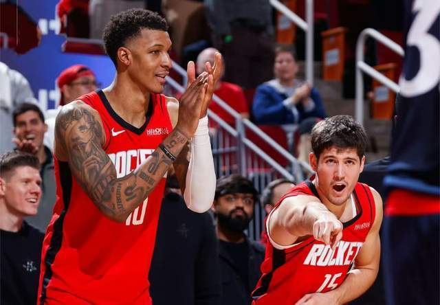 伊森复出16+3，出场被限制，火箭队替补双保险，谢泼德转型打无球