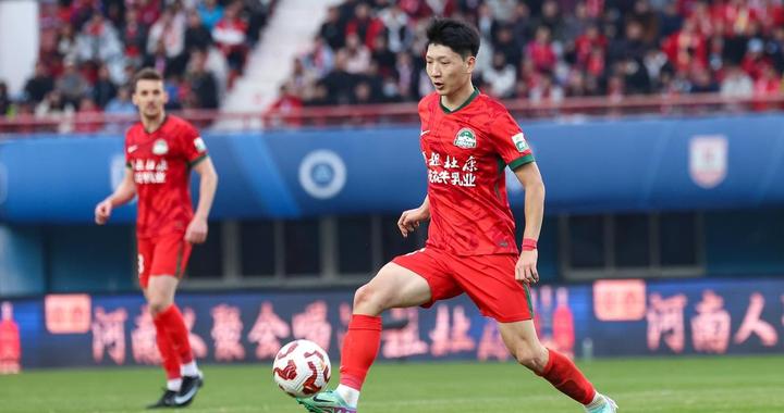 球迷一头雾水！上港这是什么操作？疑签约卢永涛顶替徐新引发热议