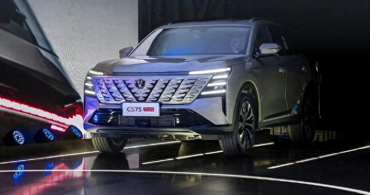长安CS75 PLUS凭什么稳占10万级？第四代升级点全解析