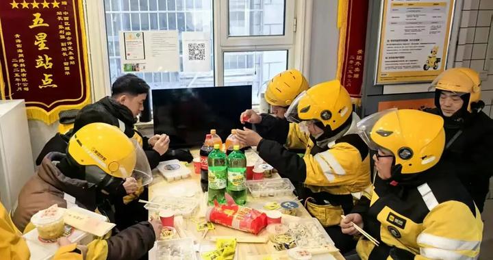 冬至暖“新”更暖心！新兴领域青年吃上“温情馅”饺子