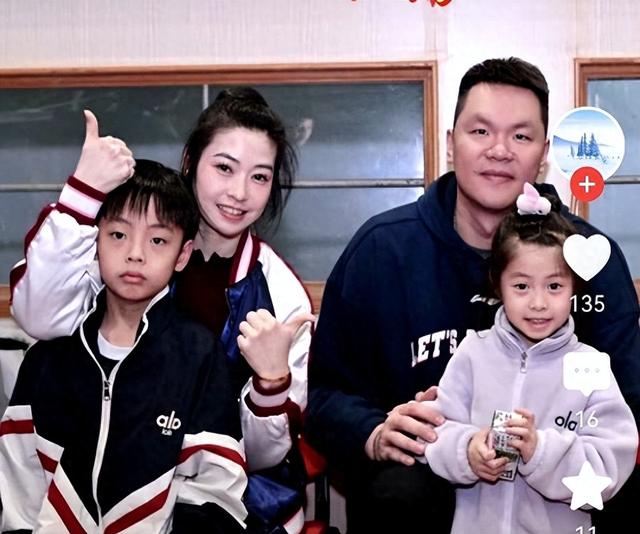 从CBA第一小前锋到王朝舵手，朱芳雨的传奇转身揭示了体育人怎样的职业成功路径？