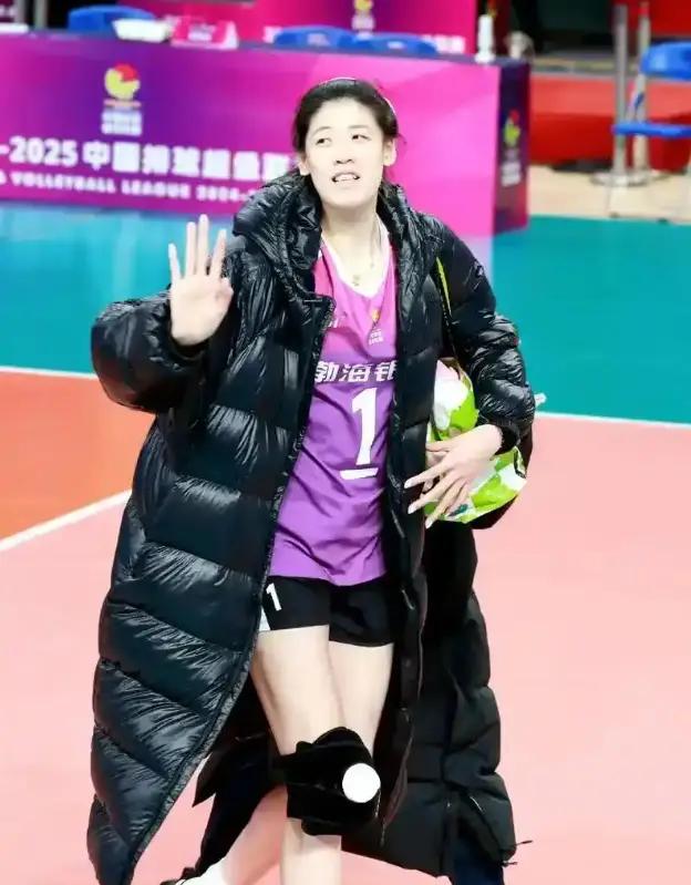 留洋梦碎因伤退？李盈莹肩伤未愈引连锁反思