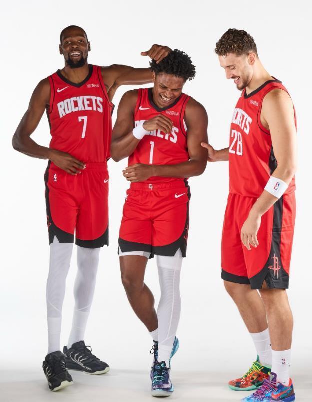 单场28分+6还不够？火箭媒体人摊牌：谢泼德非冠军控卫，仍需引援