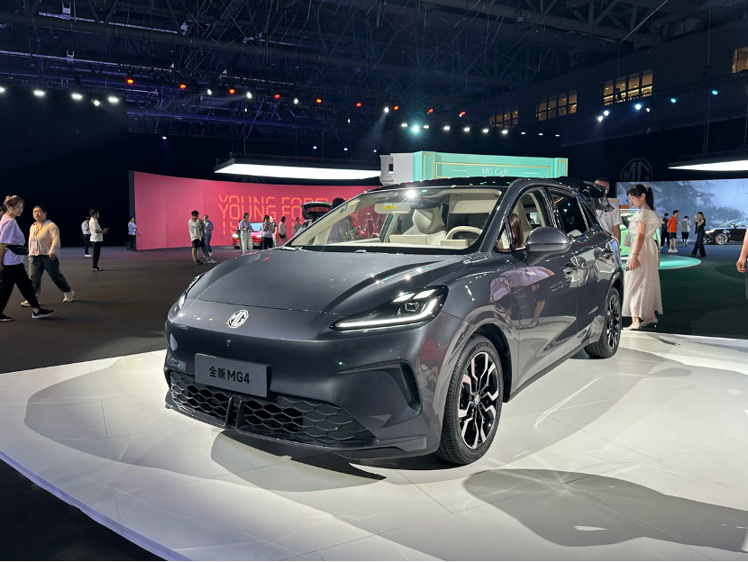 5万块的五菱宏光把特斯拉挑下马！全球热销电动车20强，中国小车占8席