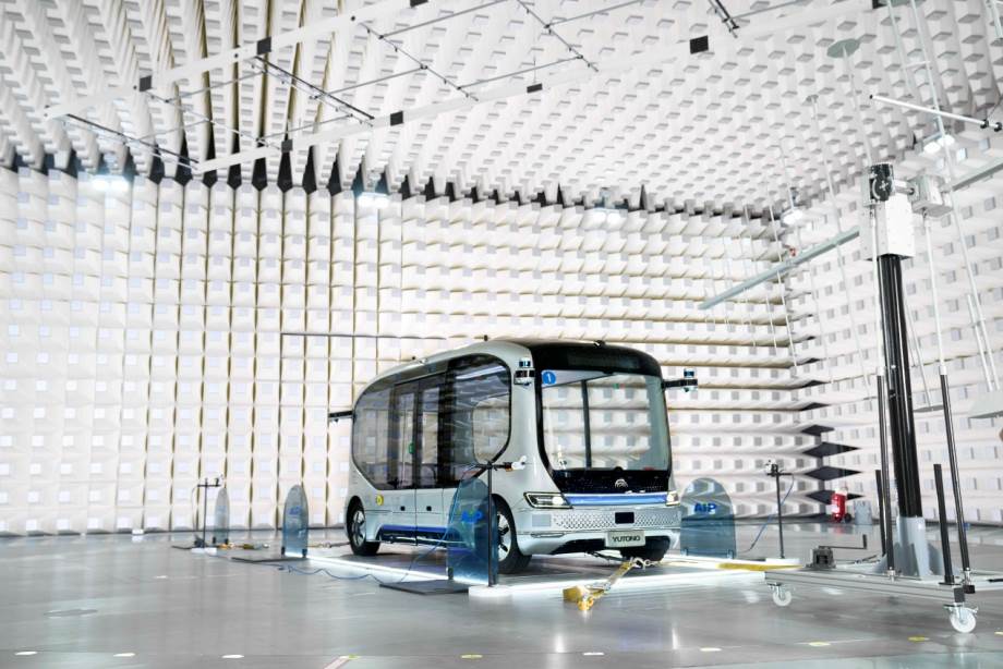 科技赋能绿色发展！宇通客车助力公共交通低碳转型