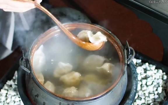 “恶人终有恶报，反派王朴可恨又可悲的一生，不值得一点同情！”