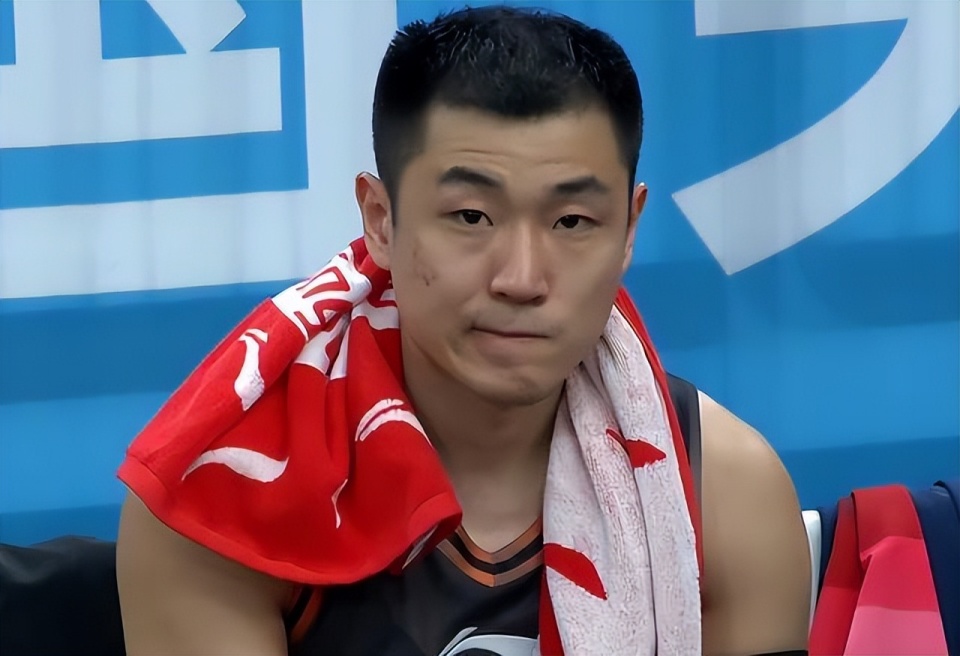 CCTV5播山东男篮VS广东，高诗岩PK徐杰，邱彪引争议，杜锋教学