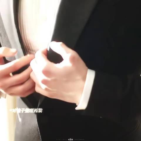 何与饰演靳朝机车载暮暮赴婚礼展现苏感