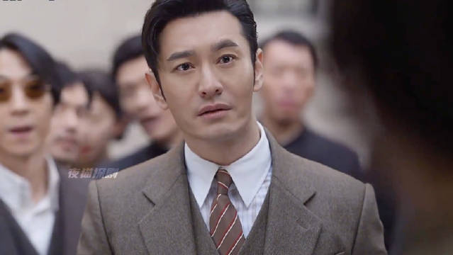 女人进城与卧底同志接头，结果被对方当成叛徒绑了起来