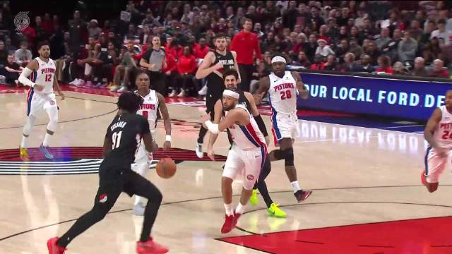 杨瀚森连续5场未登场，开拓者不敌活塞