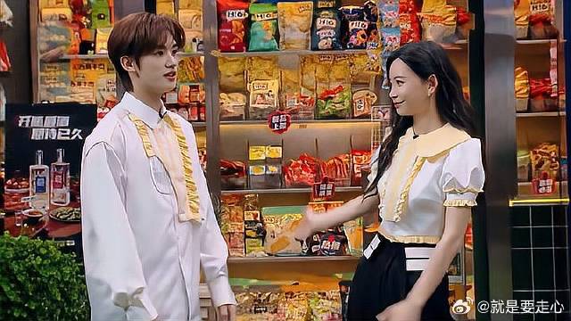 丁程鑫化身“舞王”，杨迪都没跳过他，天赋太强了！