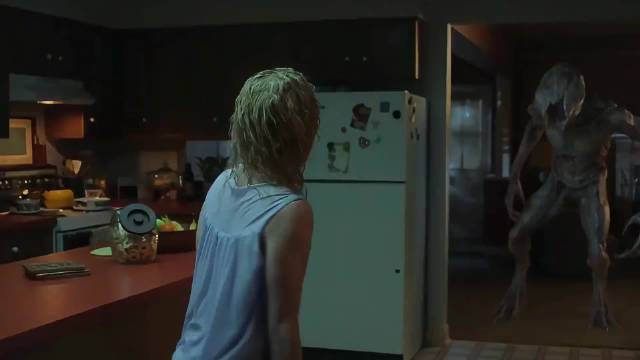 “这不是怪物，你一定出现了幻觉” 为母则刚，最终季的第一战 美剧 怪奇物语