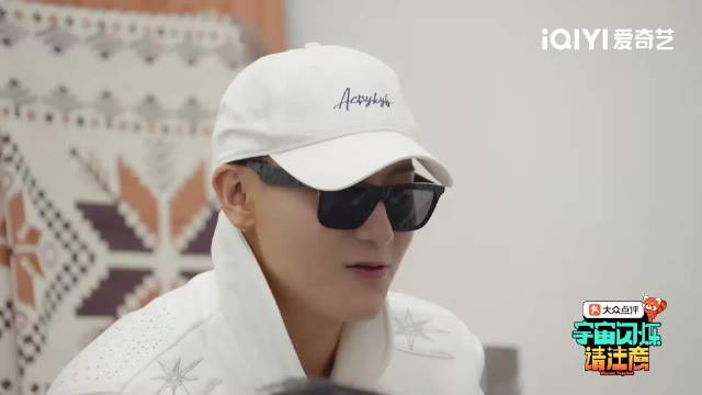 黄子韬王鹤棣模仿黄晓明闹太套引期待