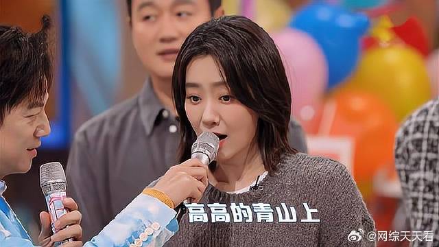 张小斐吸氦气后唱歌，秒变可爱夹子音，何炅都听麻了！