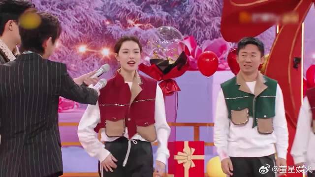 钟楚曦魔性跳舞，“嘲讽”全场，李雪琴气得脸都黑了！