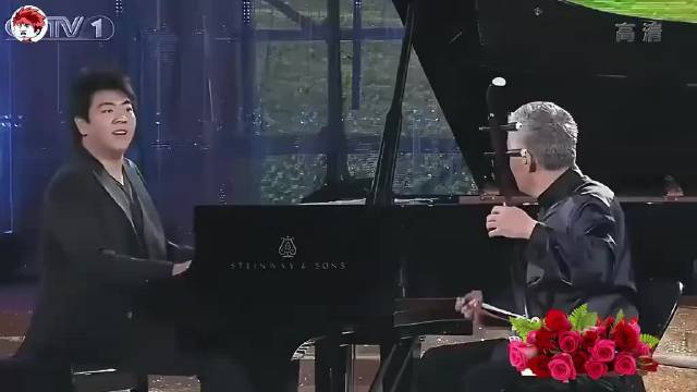 赵本山多才多艺，掌声响起来