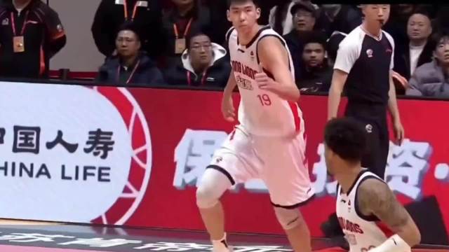 休赛期顶撞杜锋申请离队！文班亚昕狂轰27+14+4帽 杜锋 cba评球大会cba联赛
