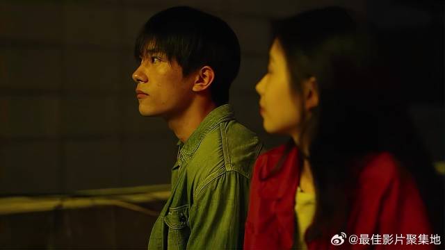 姑娘带小伙天台露营，半夜听熊狼嚎叫，小伙吓坏