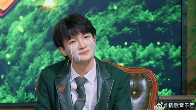 周深真的委屈极了 所有都怀疑他是卧底，整个人都崩溃了！