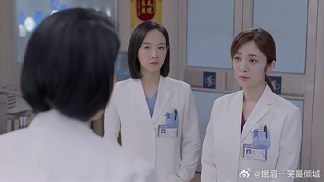 胎儿在肚子里玩脐带，差点把自己玩死，太惊险了