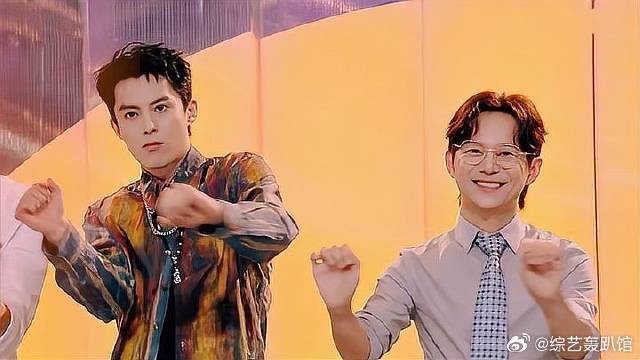 王鹤棣惊喜出场，帅出天际，碾压场上男演员！