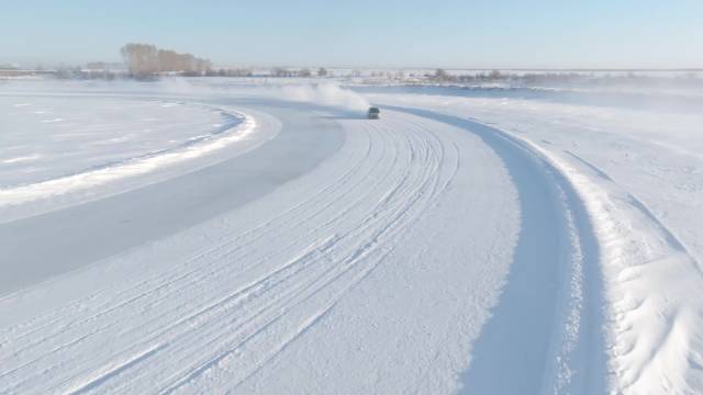 MPV也能玩漂移？小鹏X9超级增程超级大后驱的能力与价值，在此刻具象了