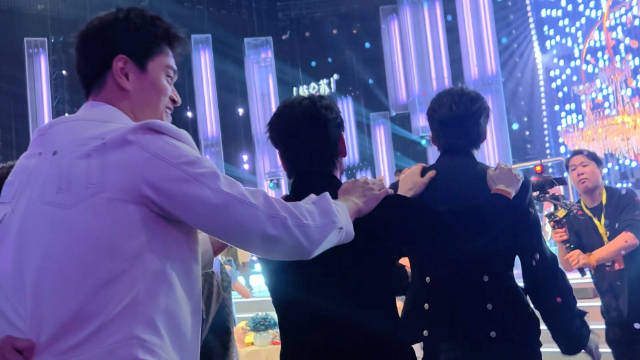 Cr.4355286259 音量注意 到底录了什么环节这么开心