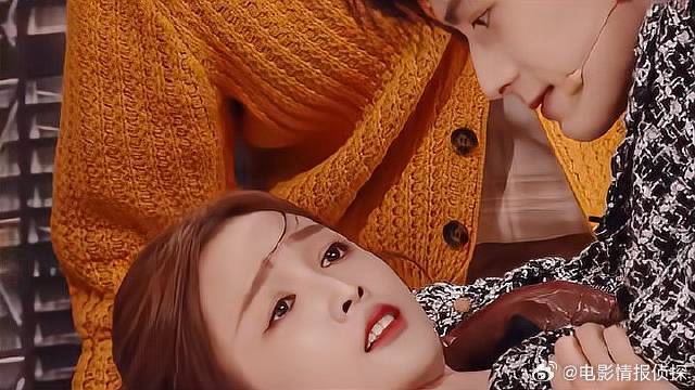 吴宣仪遭陈鹤一“掐脖”，谁想出来的剧本，何炅都笑傻了！