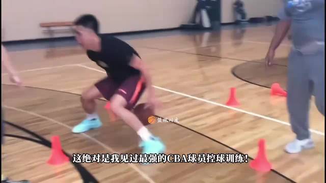 直到看到这一幕，我才知道巅峰的郭艾伦为什么被称为亚洲第一控卫！