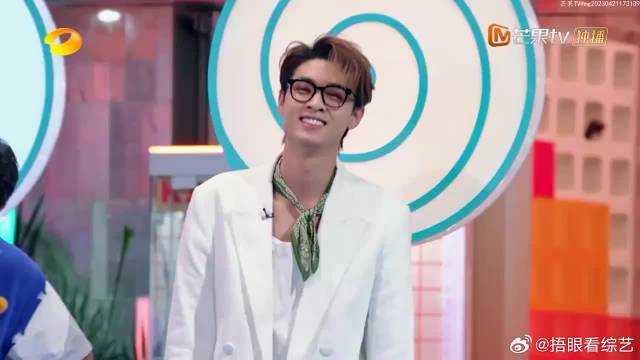 老秦不容易，学的时候一条腿，现在要还原成两条腿！