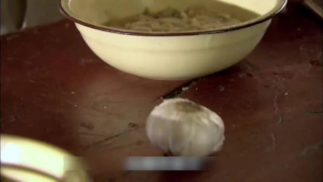 一头大蒜一碗面比女友还吃香