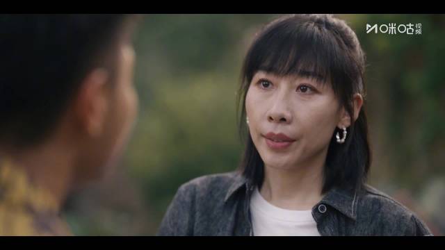 张冉解约拒录节目，坚持自我信念