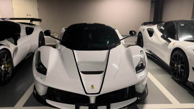 超跑界的传奇神话，地表最帅战车之一法拉利拉法！