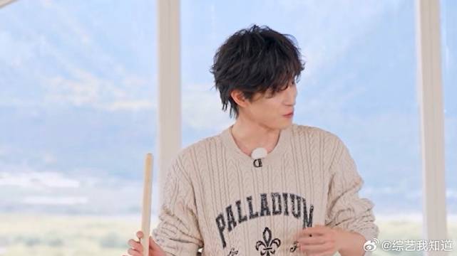 敖瑞鹏自信压轴，结果拉胯到没眼看，笑翻全场