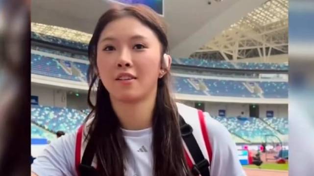 吴艳妮:“直接上场就是干”！这姐的性格我喜欢，爱说啥说啥，真性情！