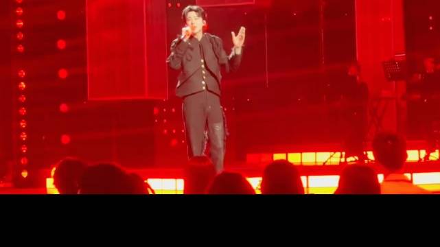 刘宇宁北京跨年晚会献唱《突然想起你》