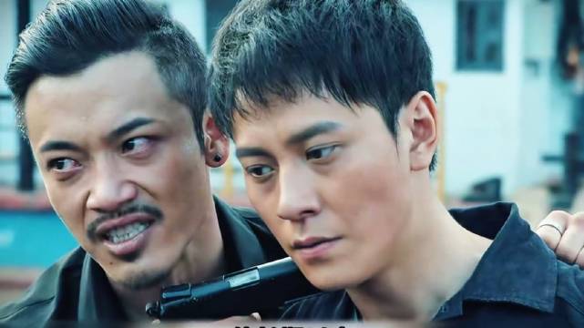 毒枭舍命救下的好兄弟竟是警方的卧底！