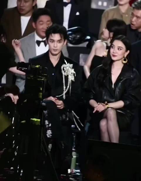 前辈们的团宠—吴磊