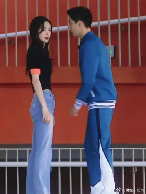 怀疑王安宇本色出演吃醋小狗