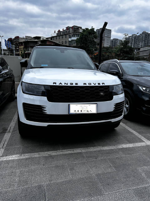 路虎揽胜Vogue SE加长，留给天空最后的礼貌