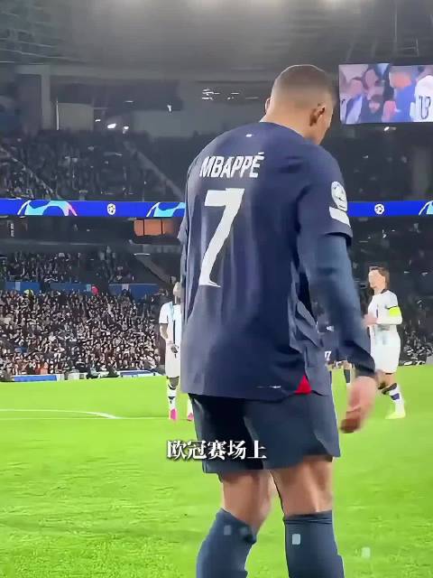 为什么巴萨队长有两个“袖标” 巴萨 袖标