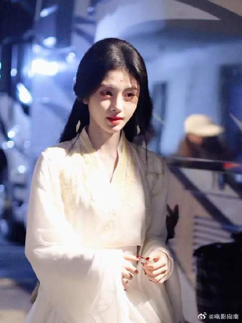 鞠婧祎月鳞绮纪