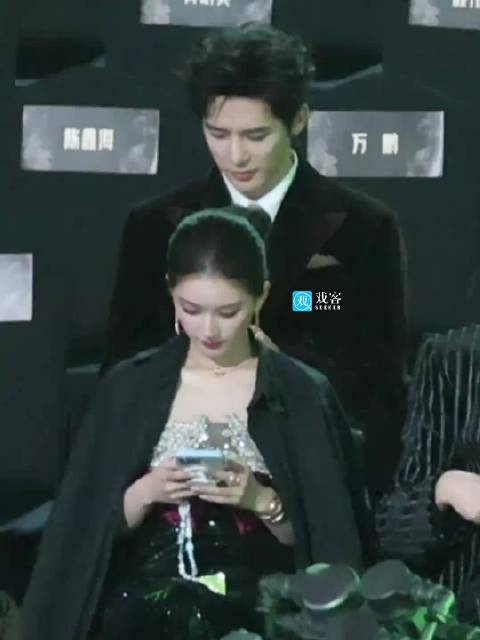 王安宇怎么看老鼠干都这么深情