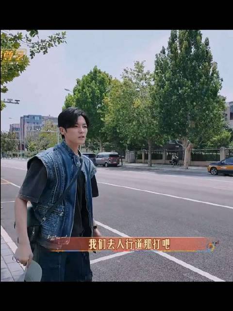 长达两年在横店打工的北京人，最后一句给打车钱，太搞笑了哈哈哈