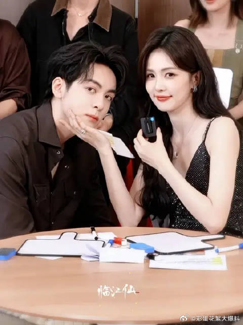 今日份“爆甜贴贴”已送达