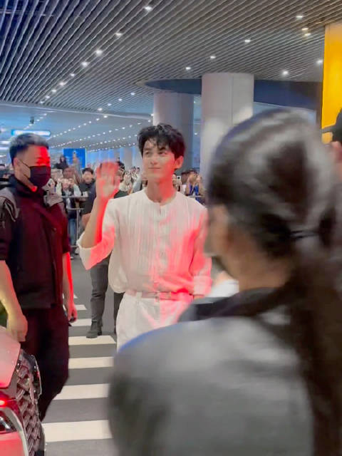 吴磊生日见面会获赞柔软温暖，粉丝期待再相聚