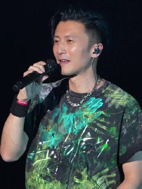 谢霆锋2026进化演唱会首站官宣，3月深圳开唱