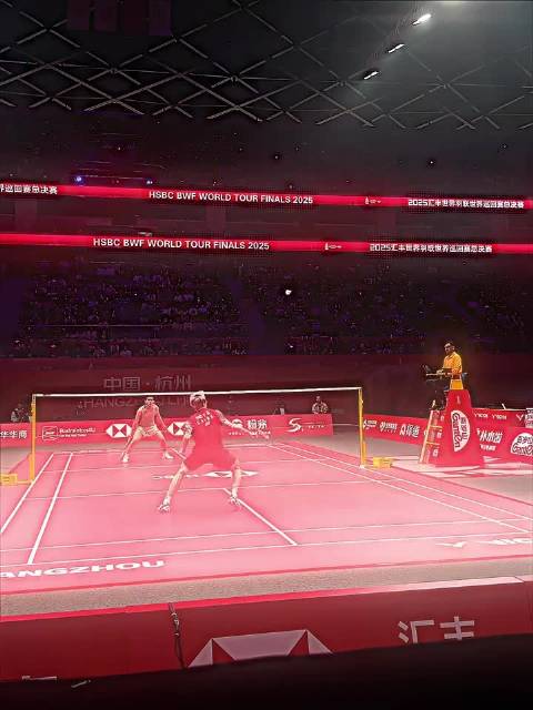 石宇奇赛场展现顶级运动员魅力
