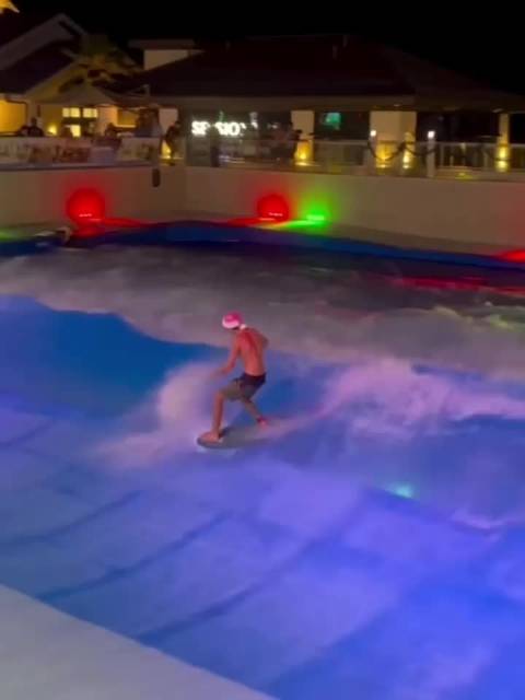 T7文化携手Catch Surf推出软板冲浪活动，融合滑板露营与复古摩托