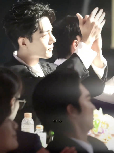 年轻的法拉利，谁能不爱～ 肖战